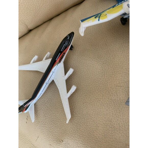 Bundle of 21  DieCast Airplane Helicopter Jet Planes Military Aircraft - Picture 9 of 11